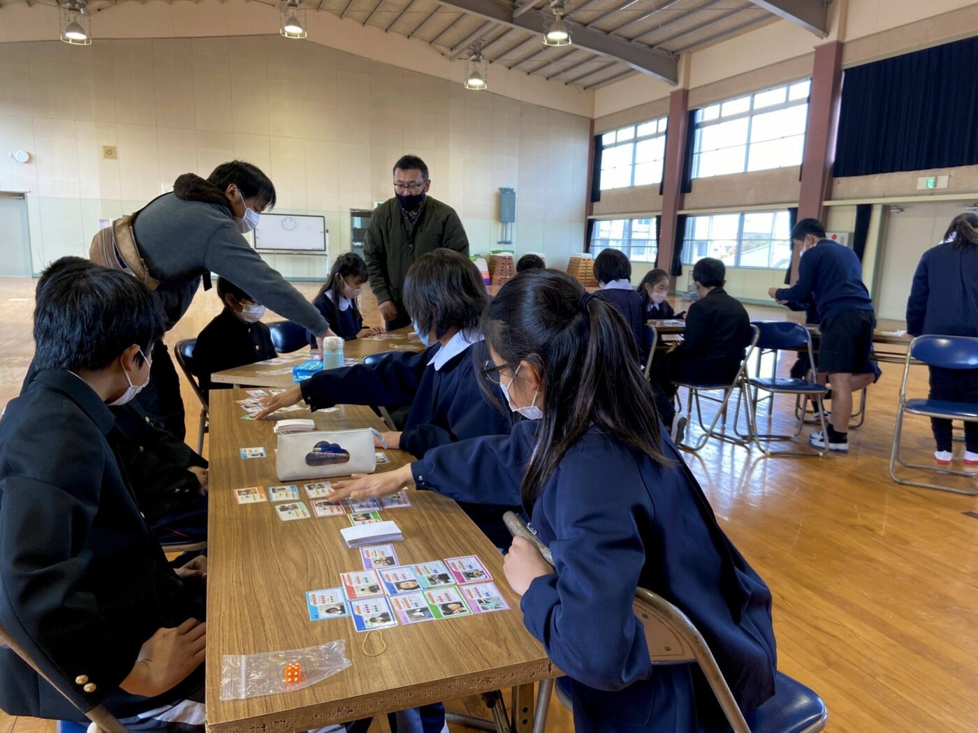 総合的な学習の時間を活用しクラスのみんなでジブントレカをしました